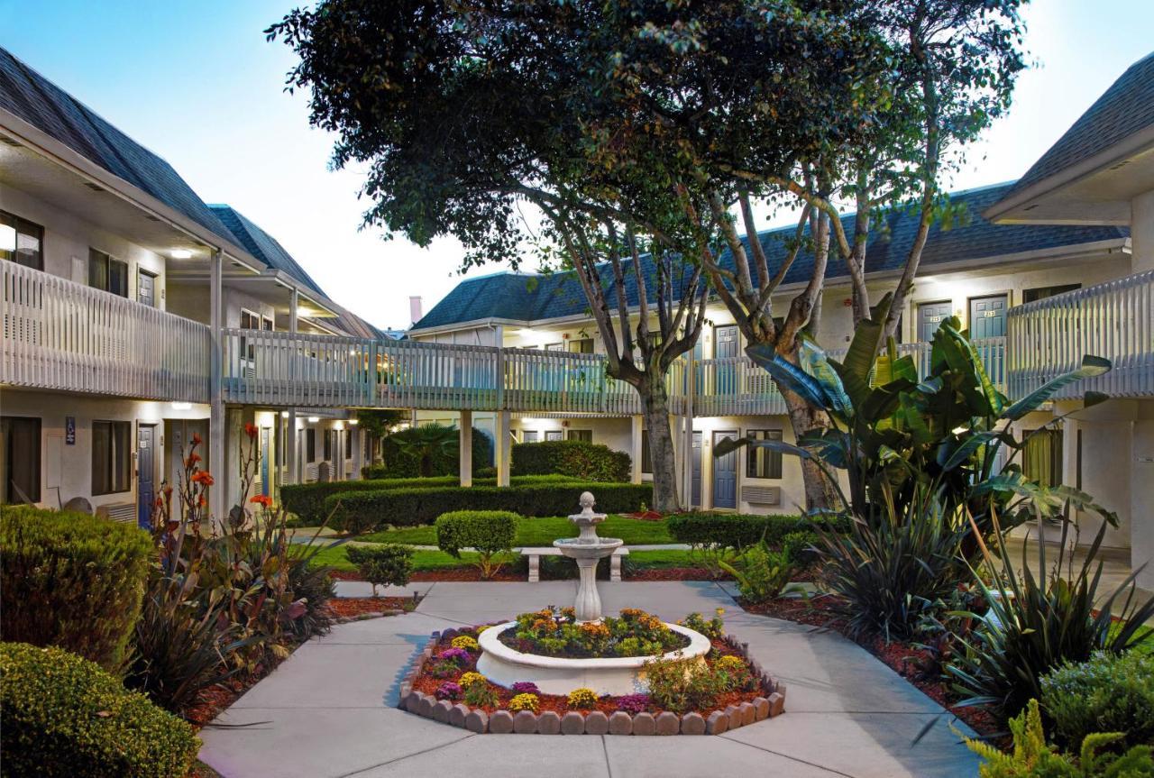 Motel 6-Marina, Ca - Monterey Zewnętrze zdjęcie