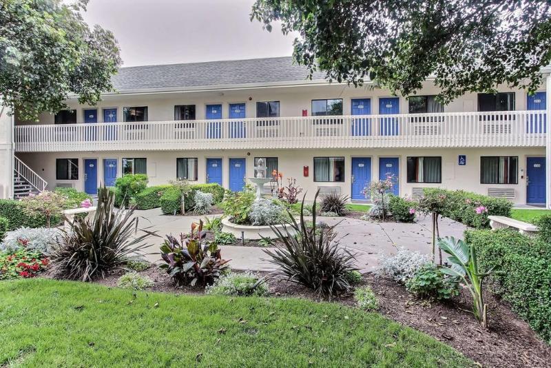 Motel 6-Marina, Ca - Monterey Zewnętrze zdjęcie