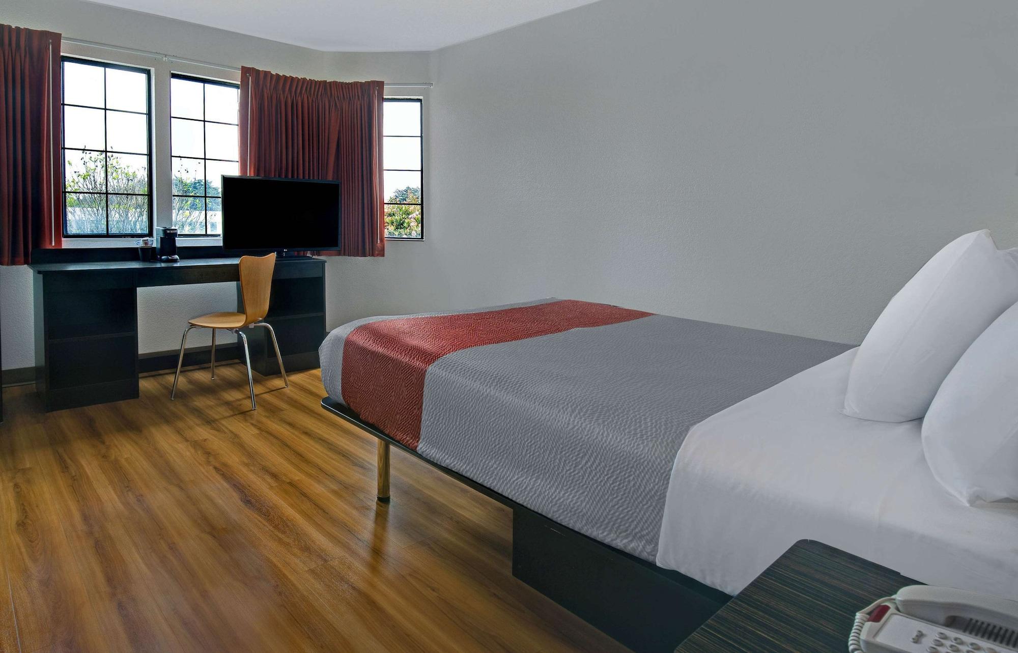 Motel 6-Marina, Ca - Monterey Zewnętrze zdjęcie