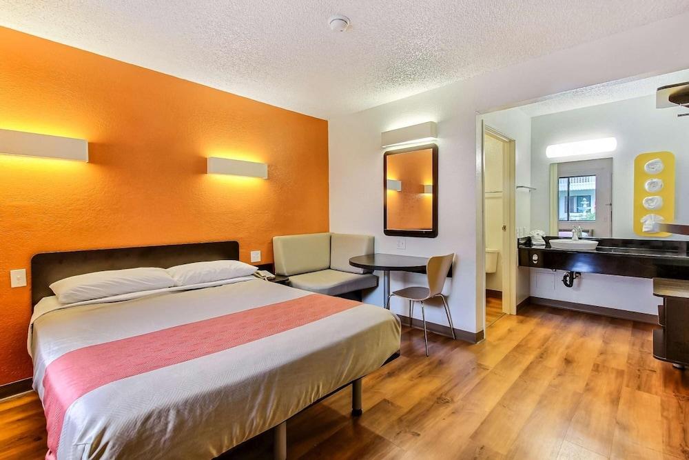 Motel 6-Marina, Ca - Monterey Zewnętrze zdjęcie