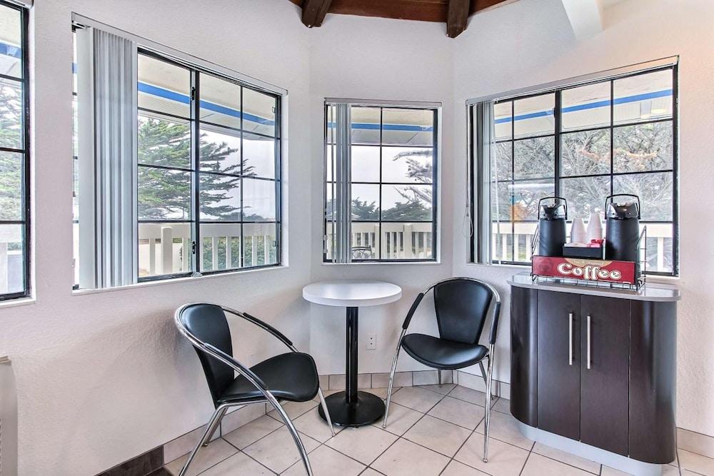 Motel 6-Marina, Ca - Monterey Zewnętrze zdjęcie