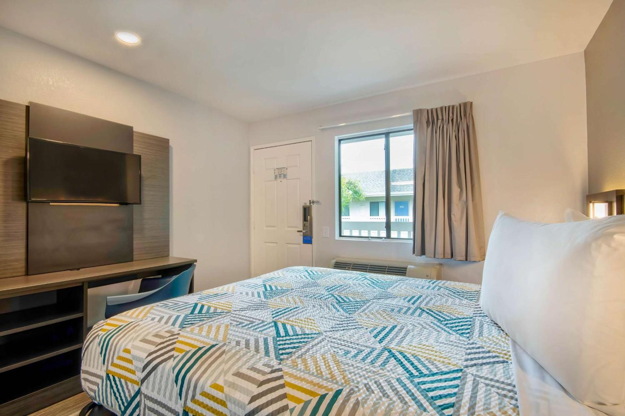 Motel 6-Marina, Ca - Monterey Zewnętrze zdjęcie